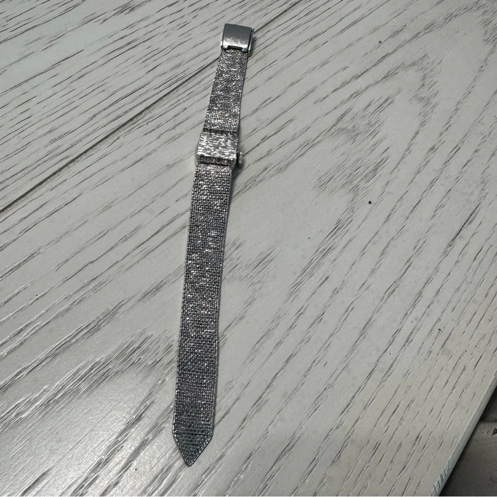 Silver Vintage peek a boo 17 jewels West watch